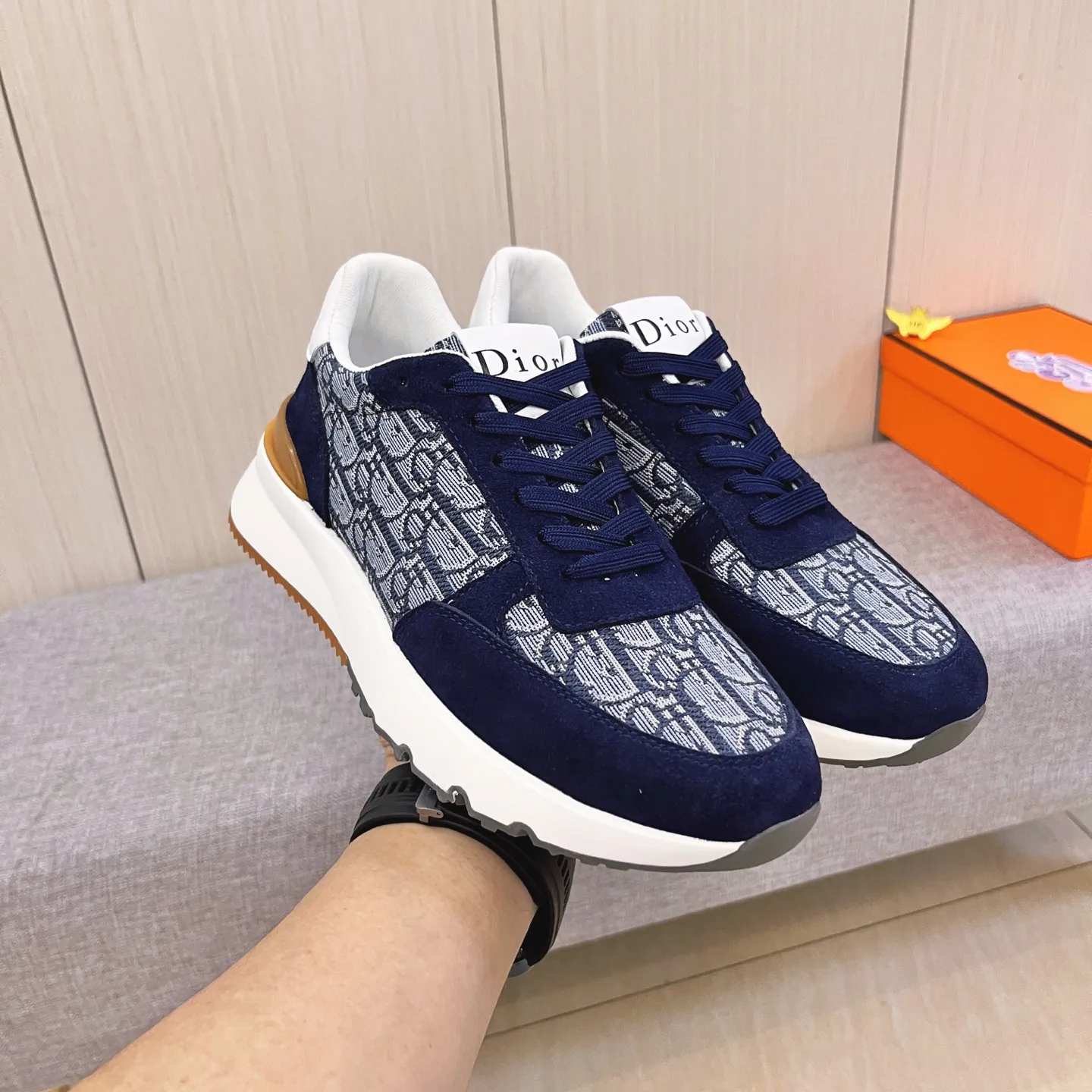 🚘🚘Factory batch 460 men's shoes💰[Dior]🔥Men's high-end brand of shoes official website 1:1 latest masterpiece: the upper is made of Italian imported first-layer cowhide with a comfortable and breathable lining➕original non-slip and wear-resistant outsole🔥, making walking more convenient and comfortable! An exclusive new model, a stunning work, a beautiful 1:1 replica [color] compared to the official quality! Create a fashionable personality to set off your uniqueness! A must-have for trendy men! Classic🔥Size: 38-44 Color: 🔥Multiple colors available🔥.